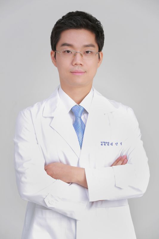Dr.Kim Sin Young